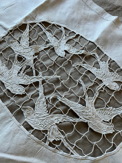 カットワーク刺繍クロス(鳥)