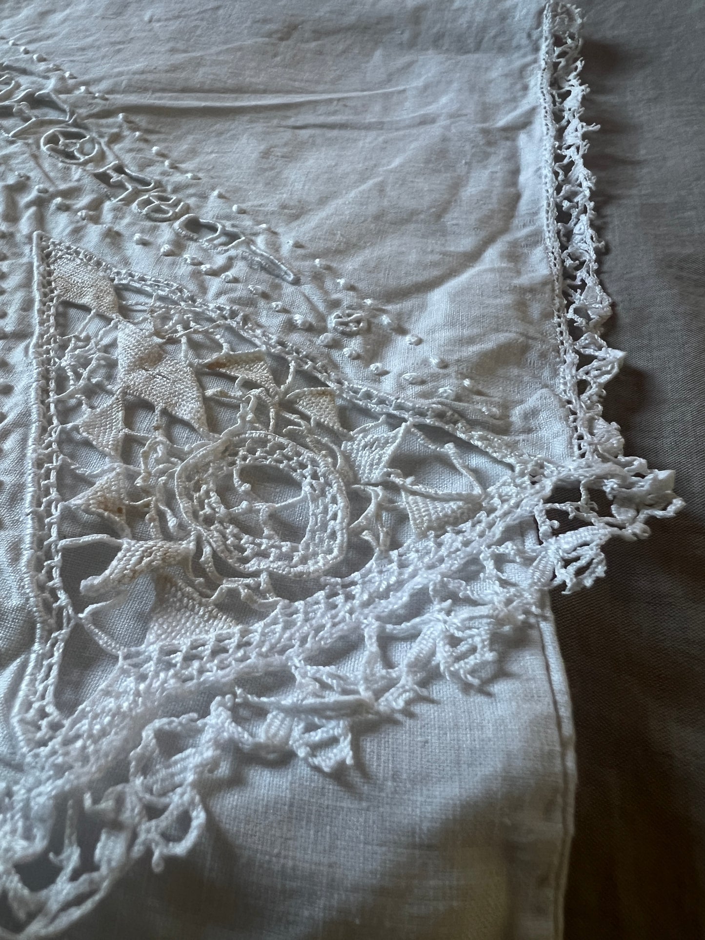 刺繍とレースのランジェリーサック