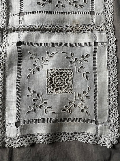 カットワーククロス