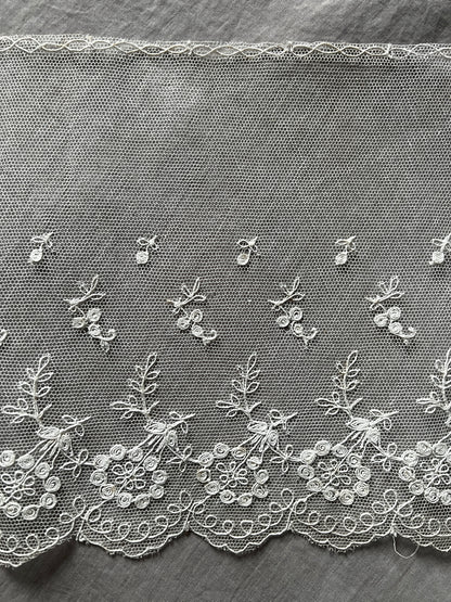 ★チュール刺繍レース