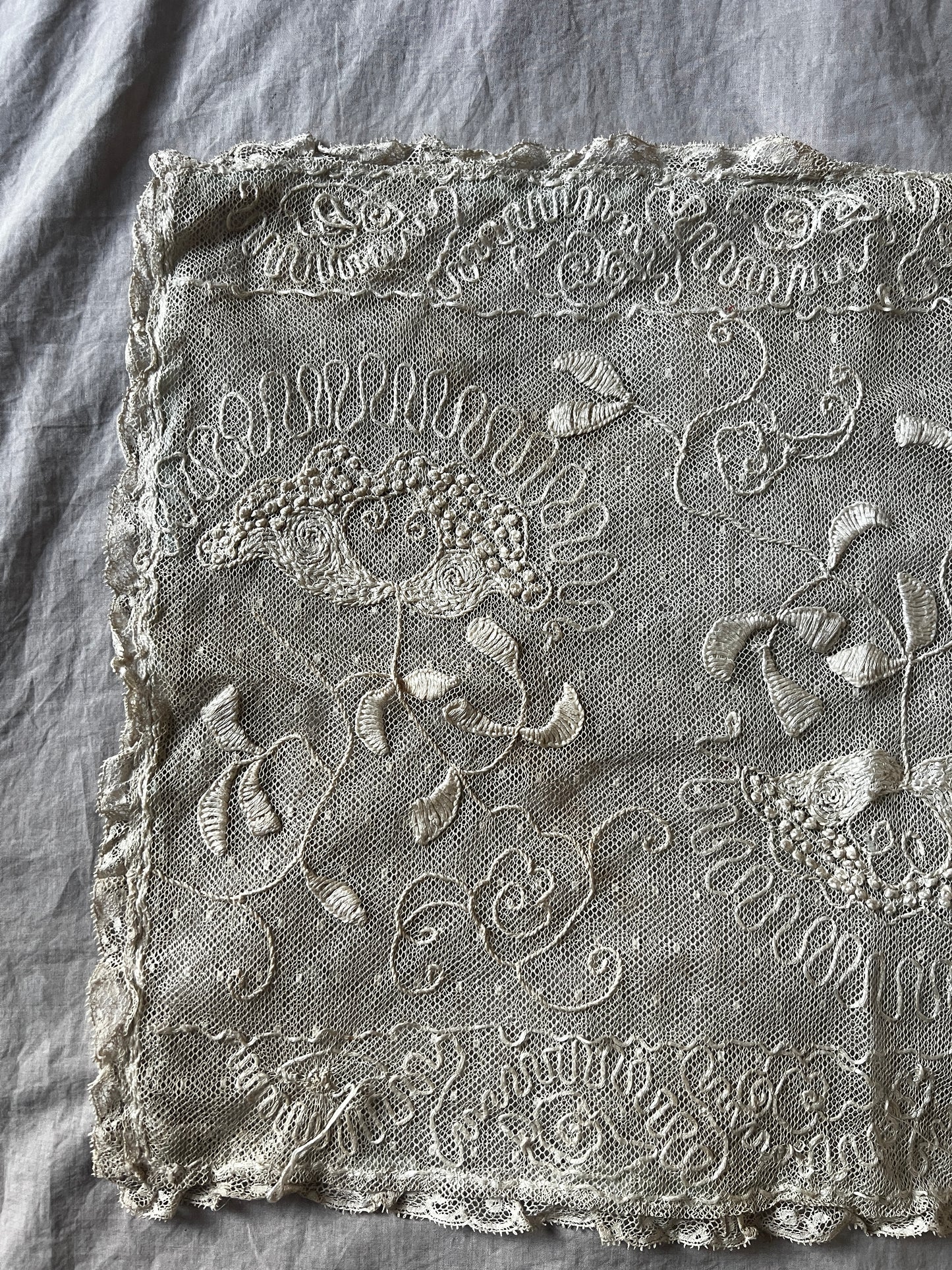 チュールレースクッションケース