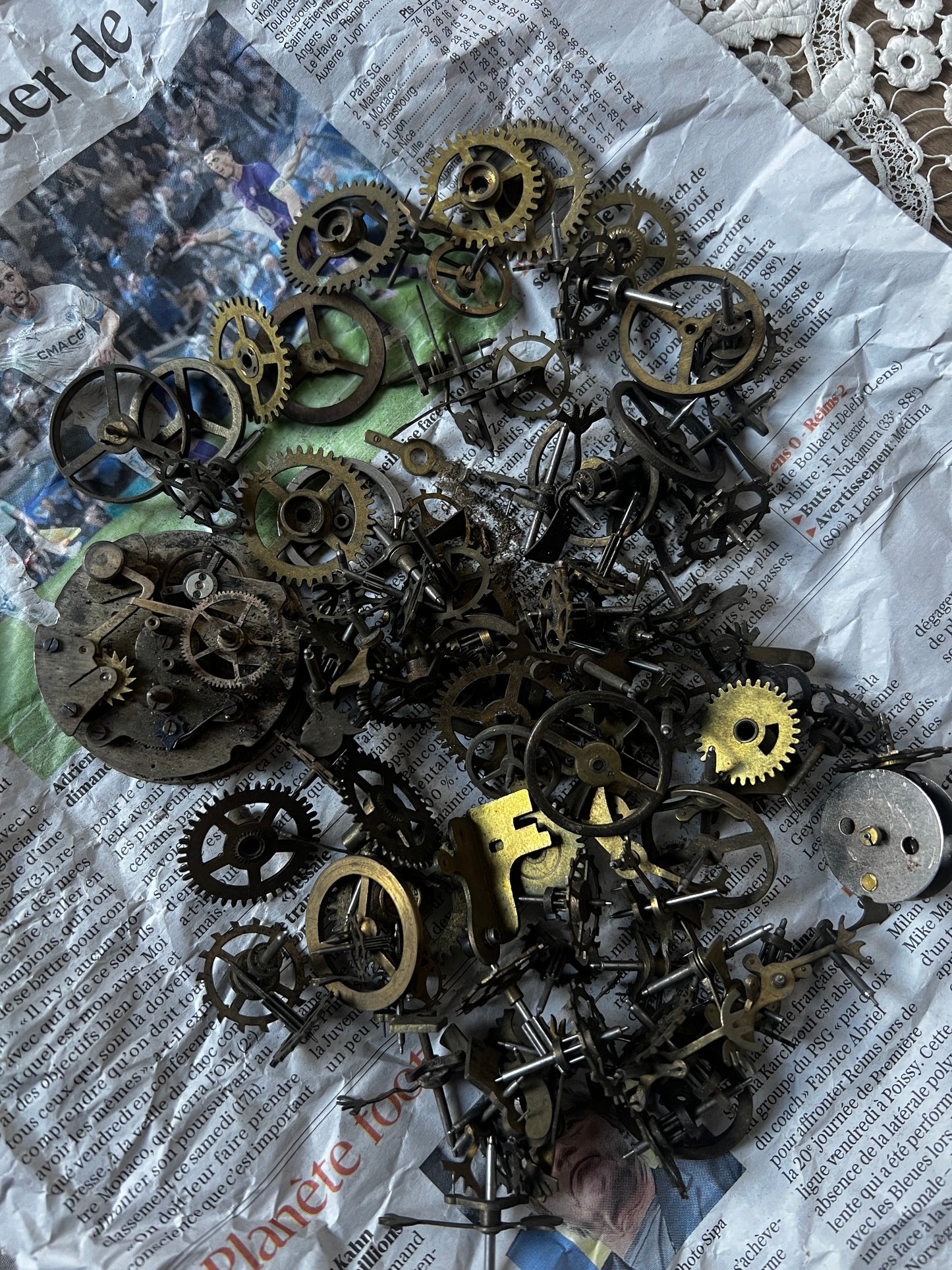 ★歯車部品入り木箱 【B】