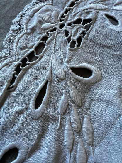 カットワーク刺繍クロス(ダメージ)