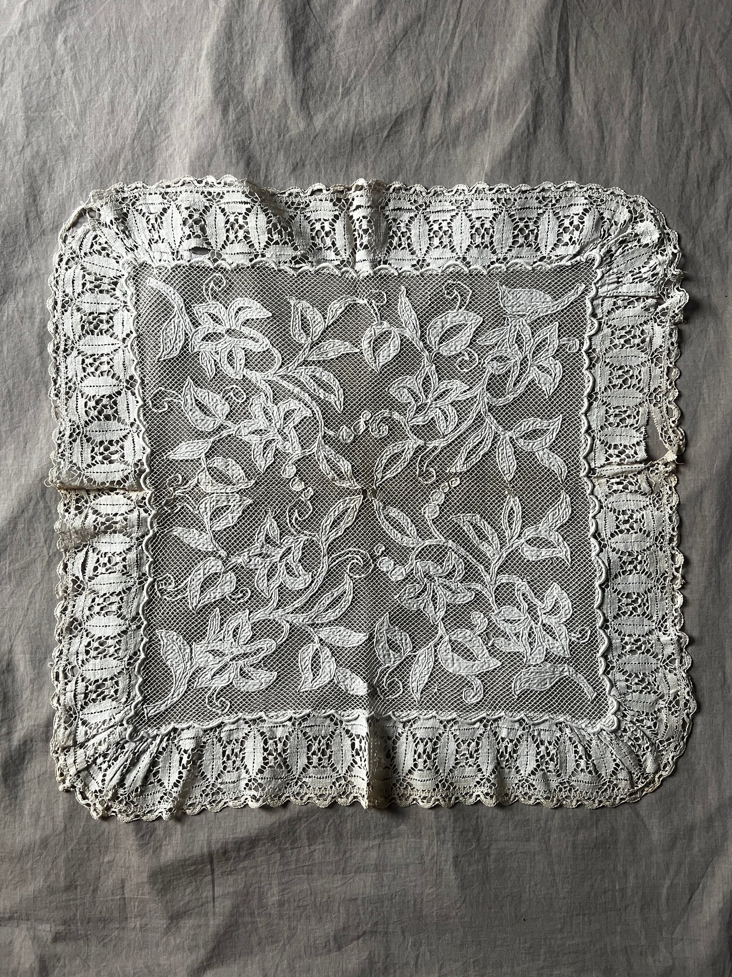 ★アンティークレース飾り布