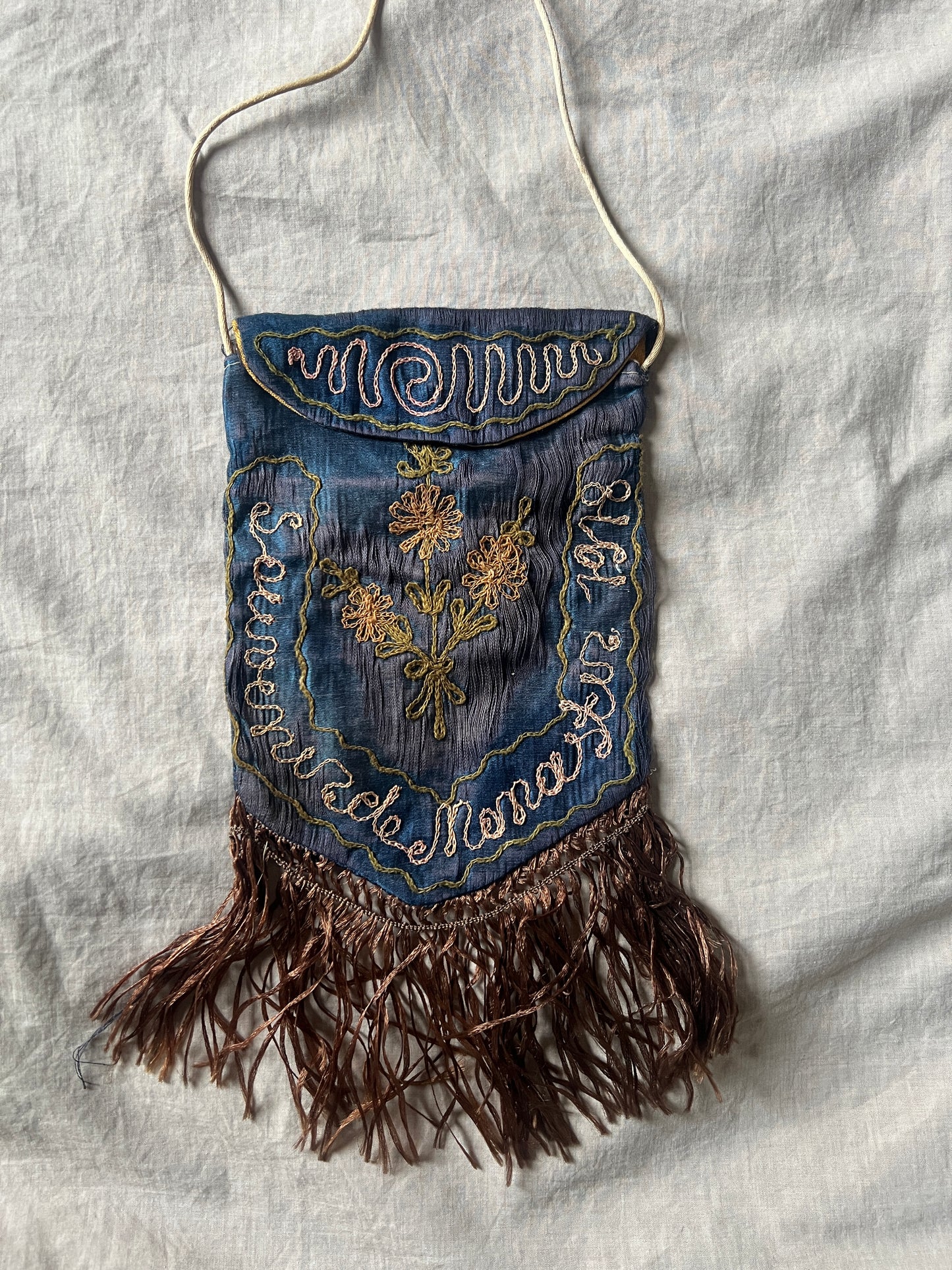 シルクの刺繍サック（ダメージ）