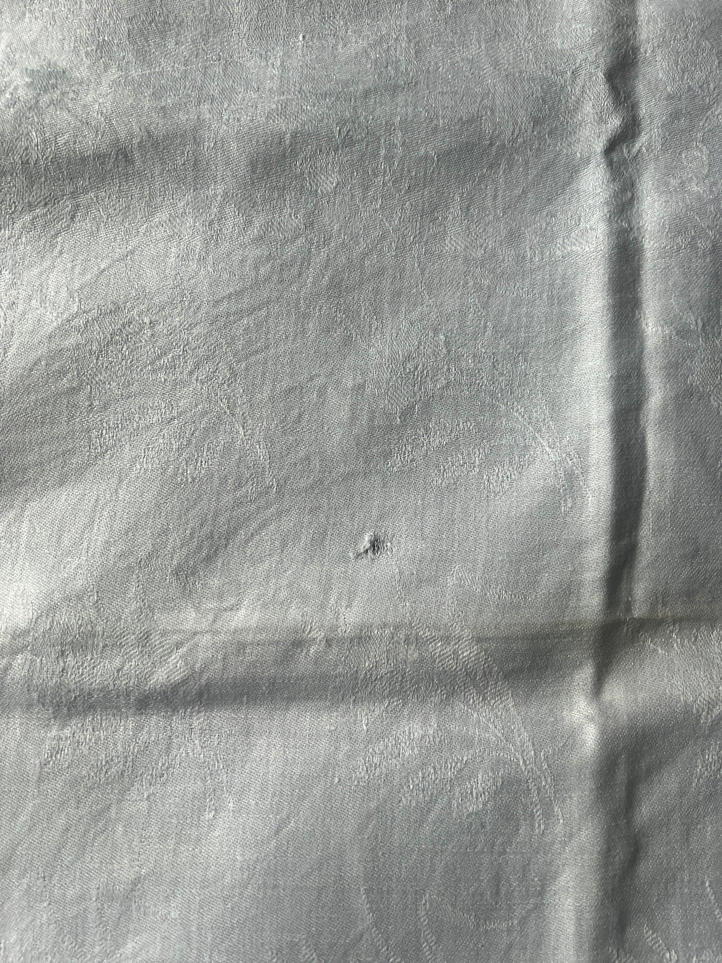 モノグラム刺繍ダマスク布