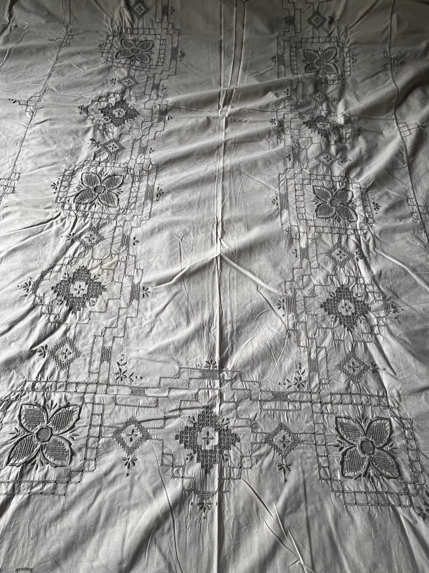 ★マデイラ刺繍大判クロス