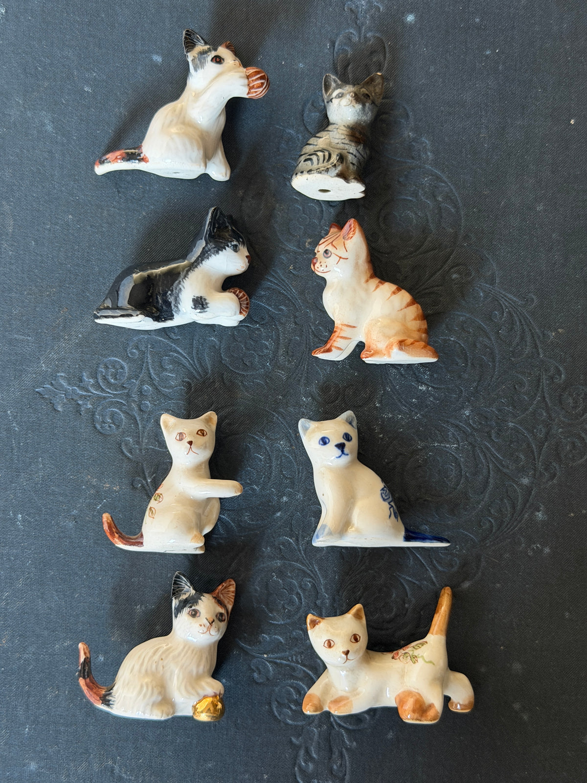 小さな陶器の猫セット