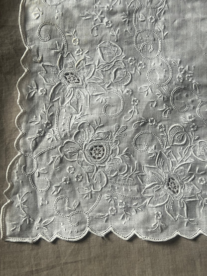 ★刺繍ハンカチ