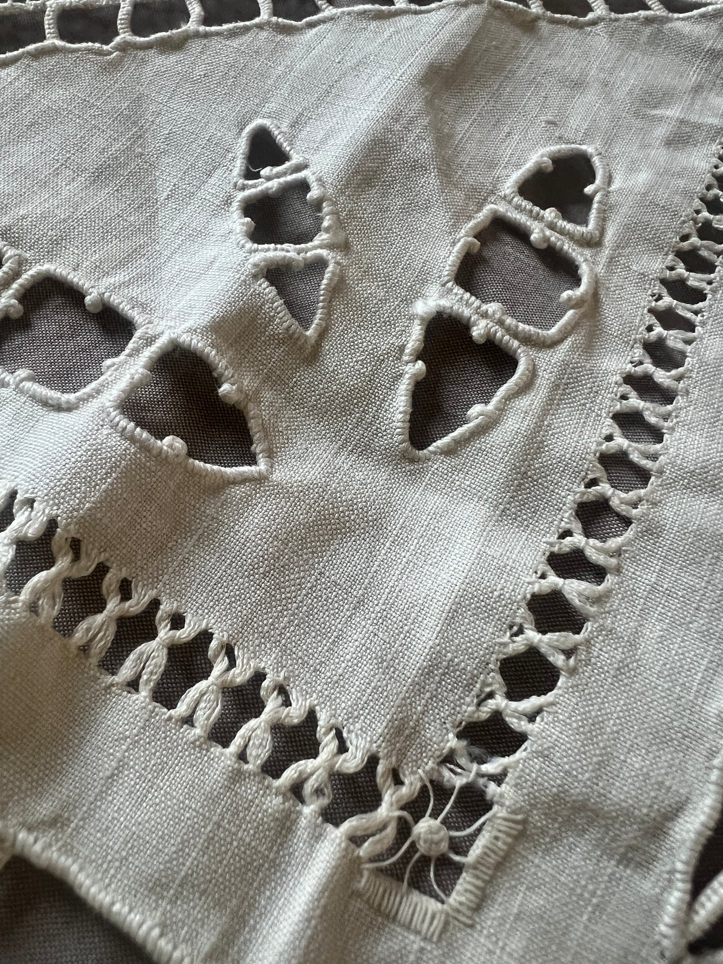 レースと刺繍の飾り布