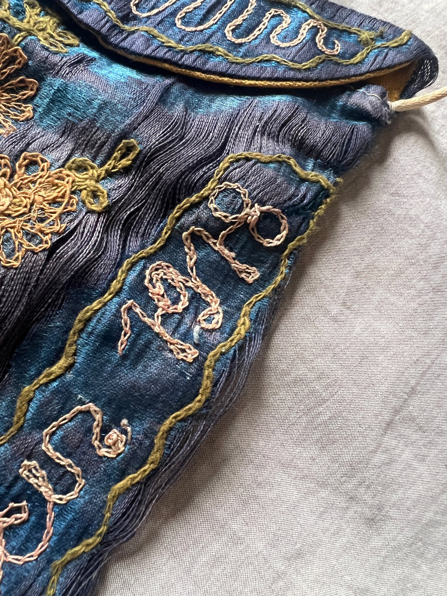 シルクの刺繍サック（ダメージ）