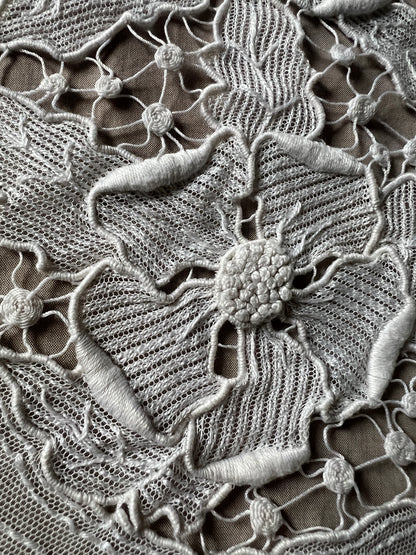 チュール刺繍レース楕円形フリルクロス