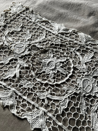 ニードルレースクロス