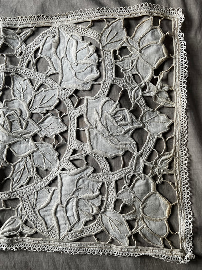 カットワーク刺繍クロス