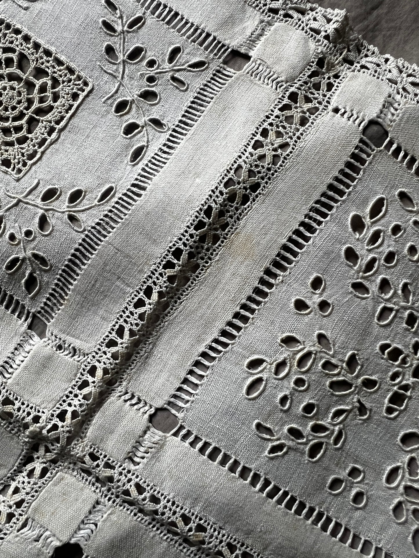 カットワーククロス