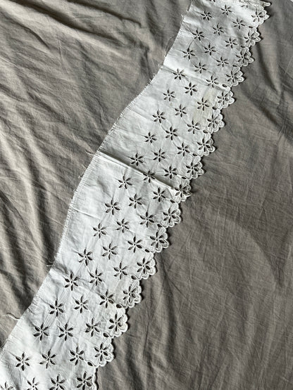 カットワークドレスパーツ