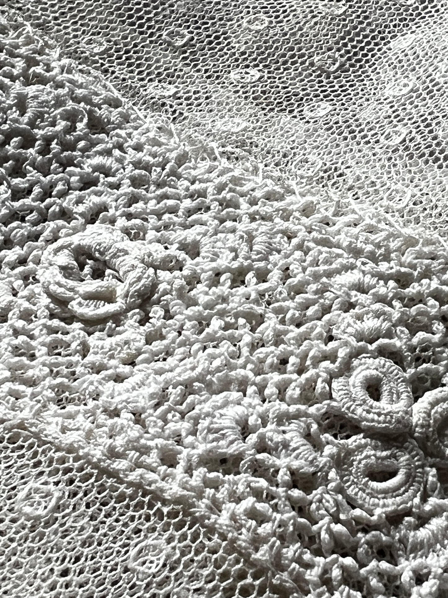 チュールとクロシェのドレスパーツ