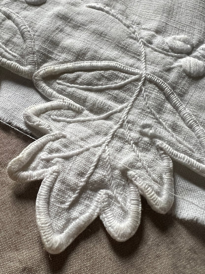 白刺繍トリム