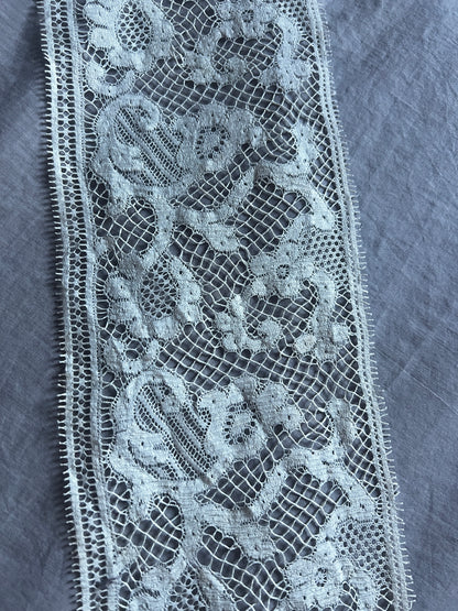 アンティークレース