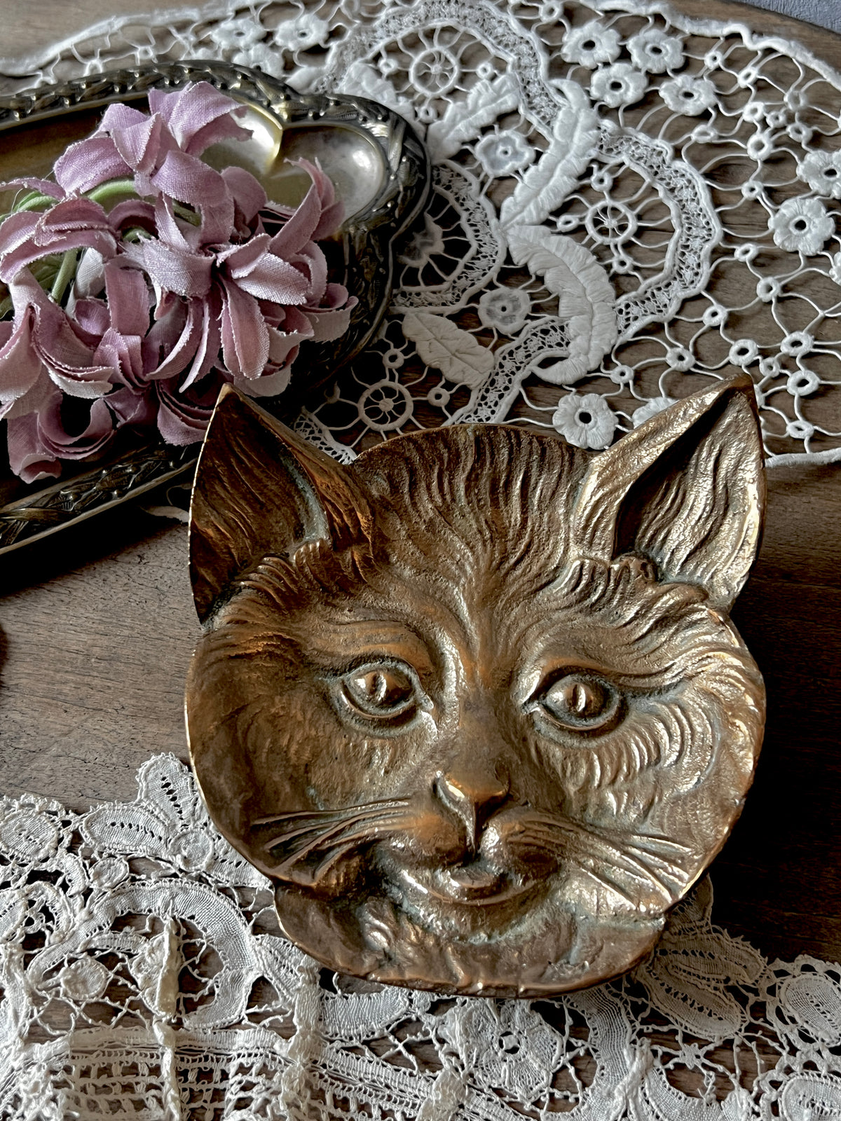 猫フェイスメタルトレイ – France Antique 銀色アンティーク