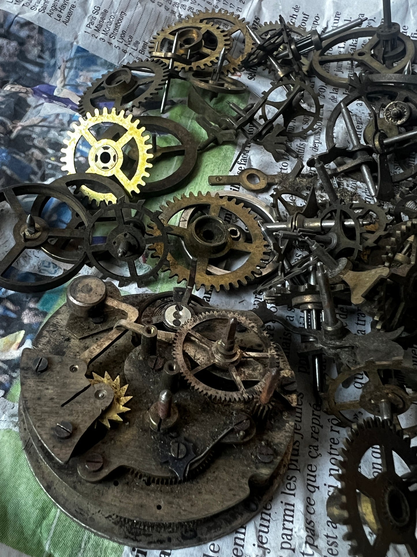 ★歯車部品入り木箱 【B】