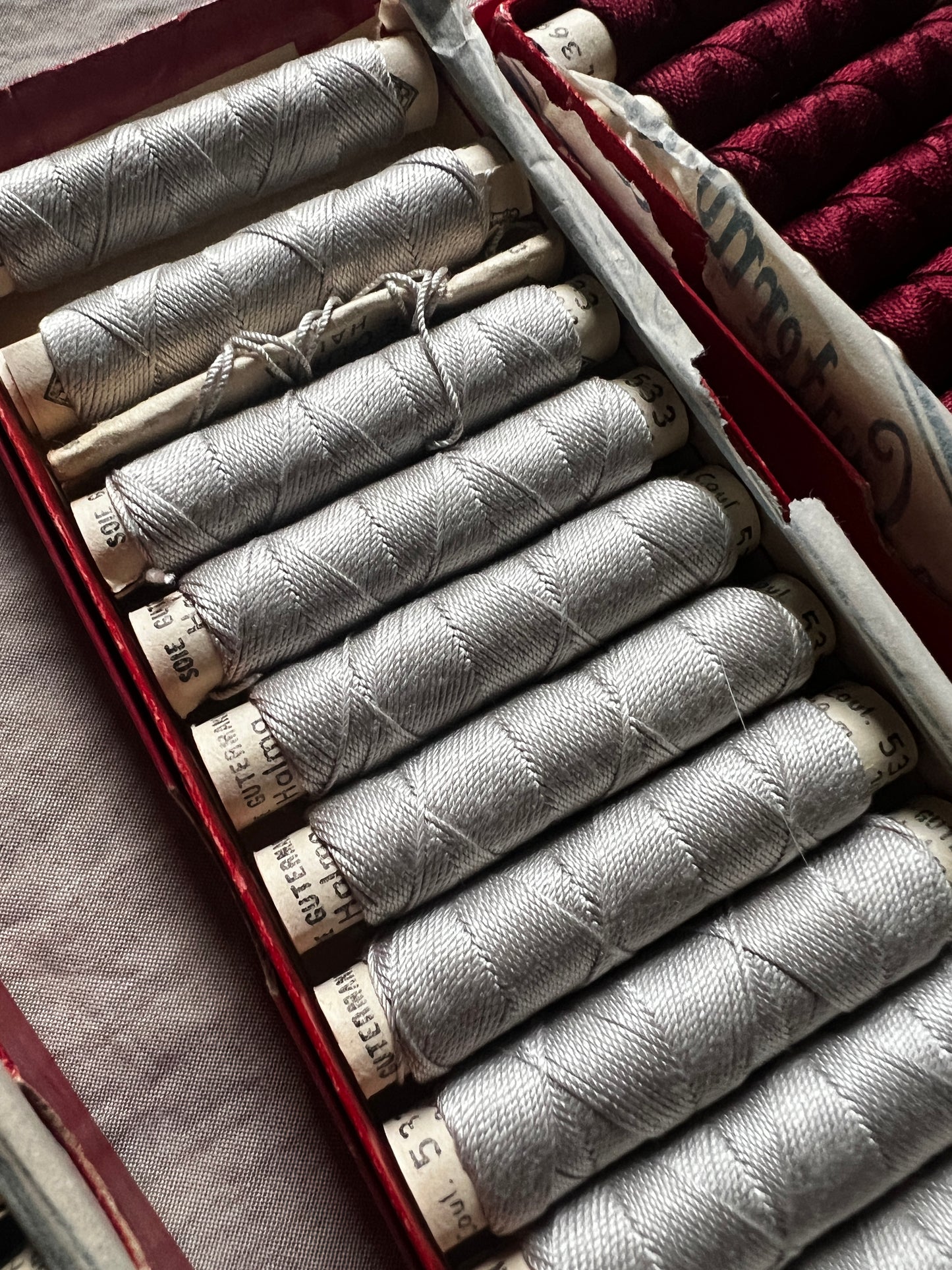 紙箱入り糸セット