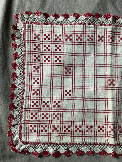 赤糸刺繍クロス