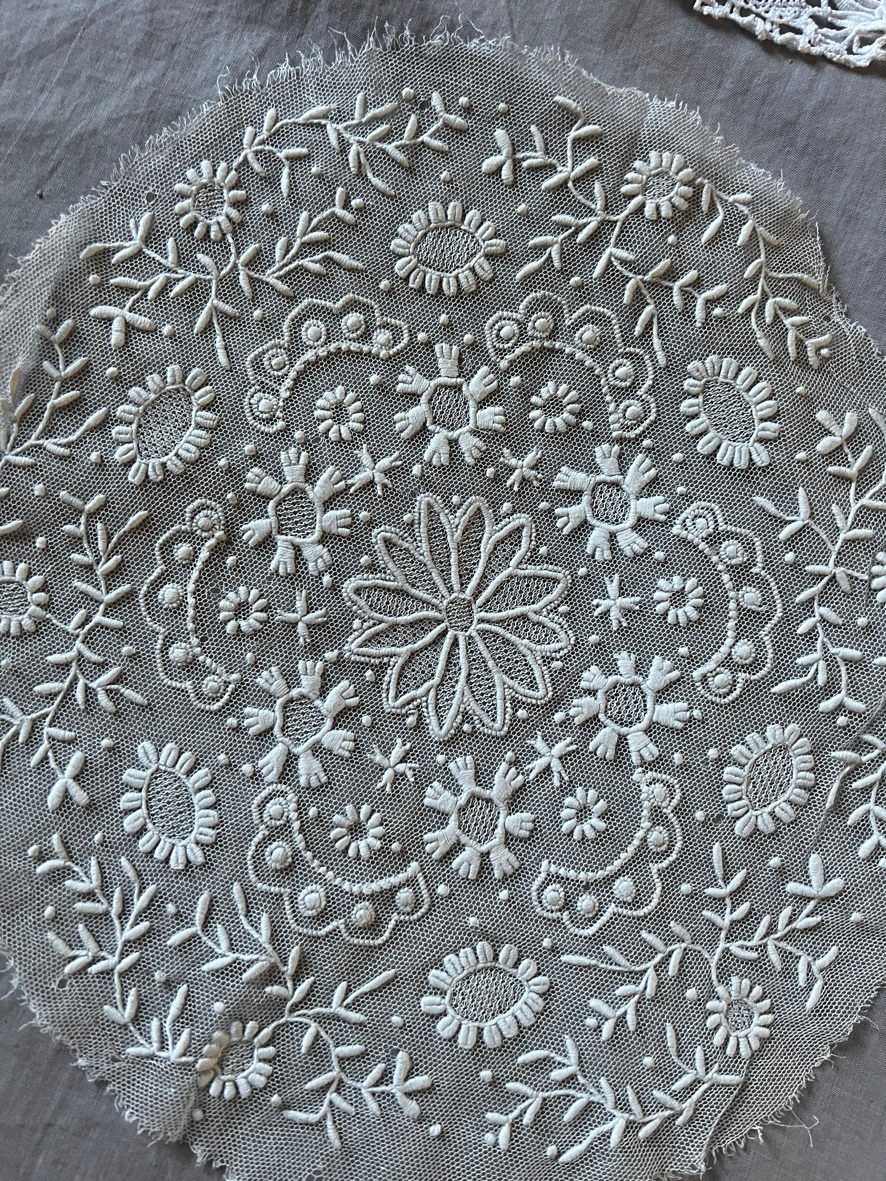 ☆アンティークレース・刺繍セット – France Antique 銀色アンティーク