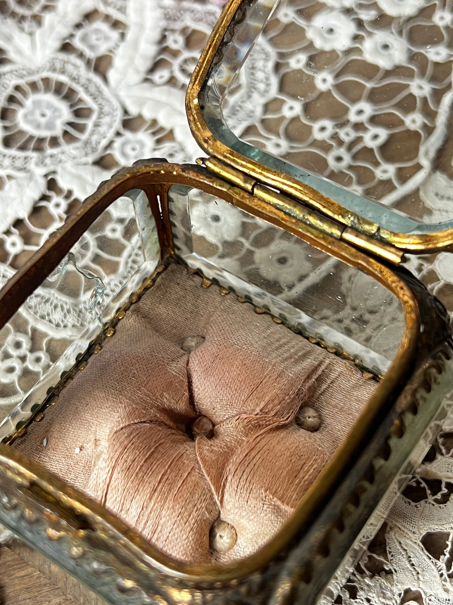 ★ガラスのジュエリーケース(ダメージ)