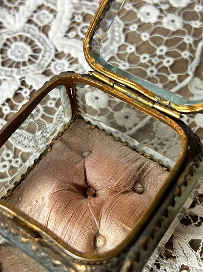 ★ガラスのジュエリーケース(ダメージ)