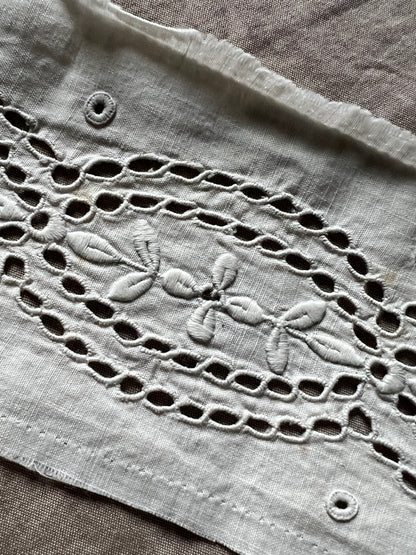 白刺繍トリム