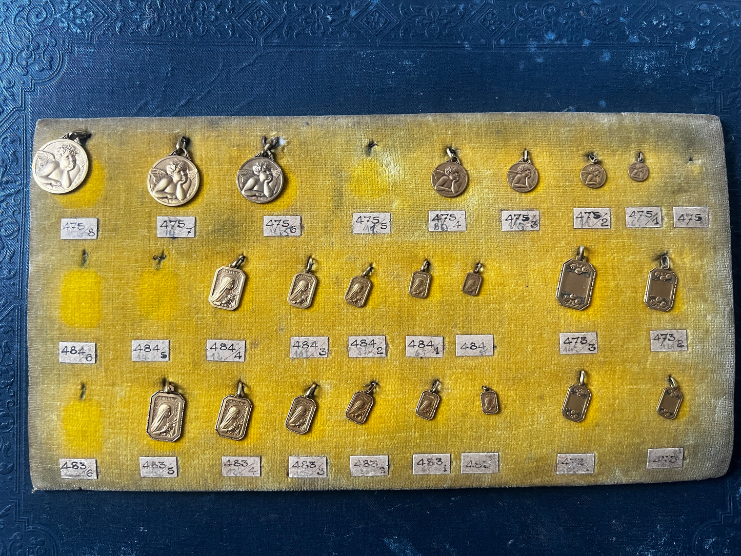 アンティークメダイ見本ボード