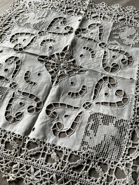 カットワーククロス