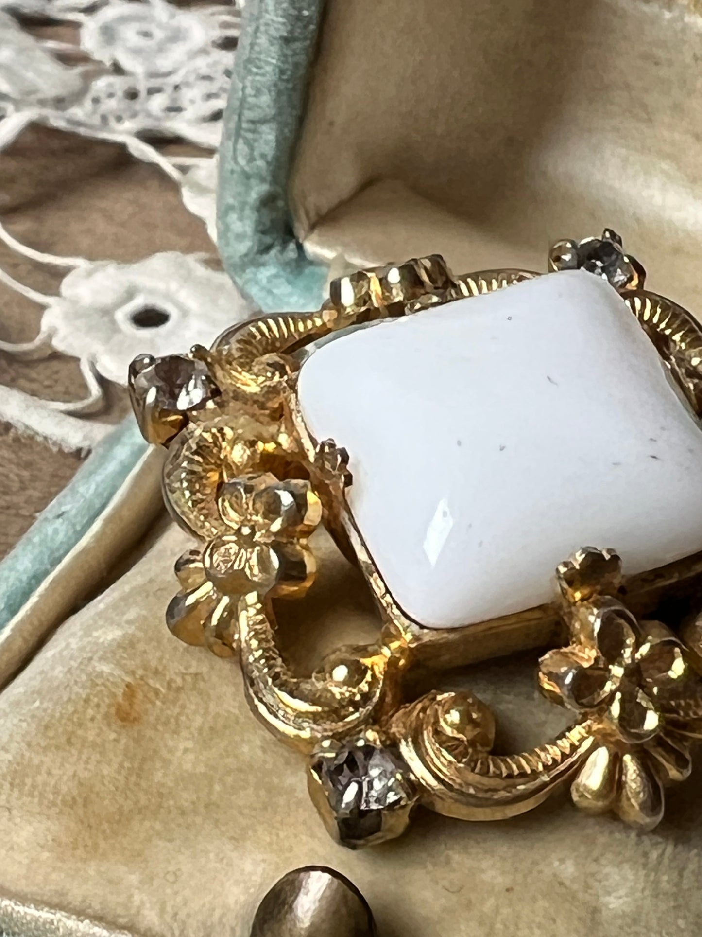 ★ビンテージブローチ