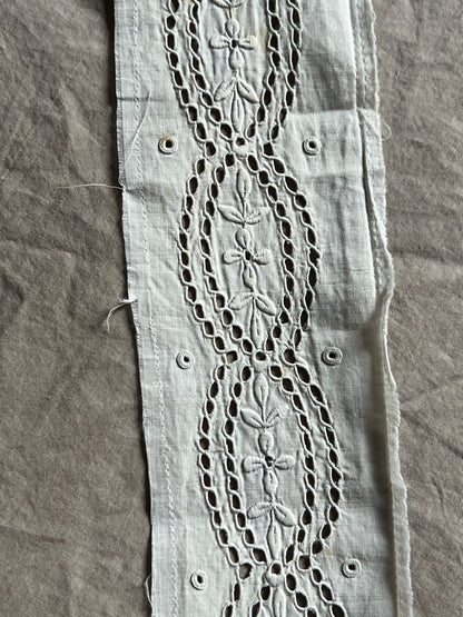 白刺繍トリム
