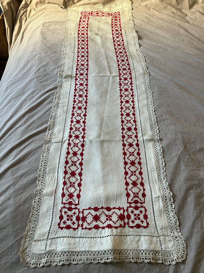 赤糸刺繍クロス