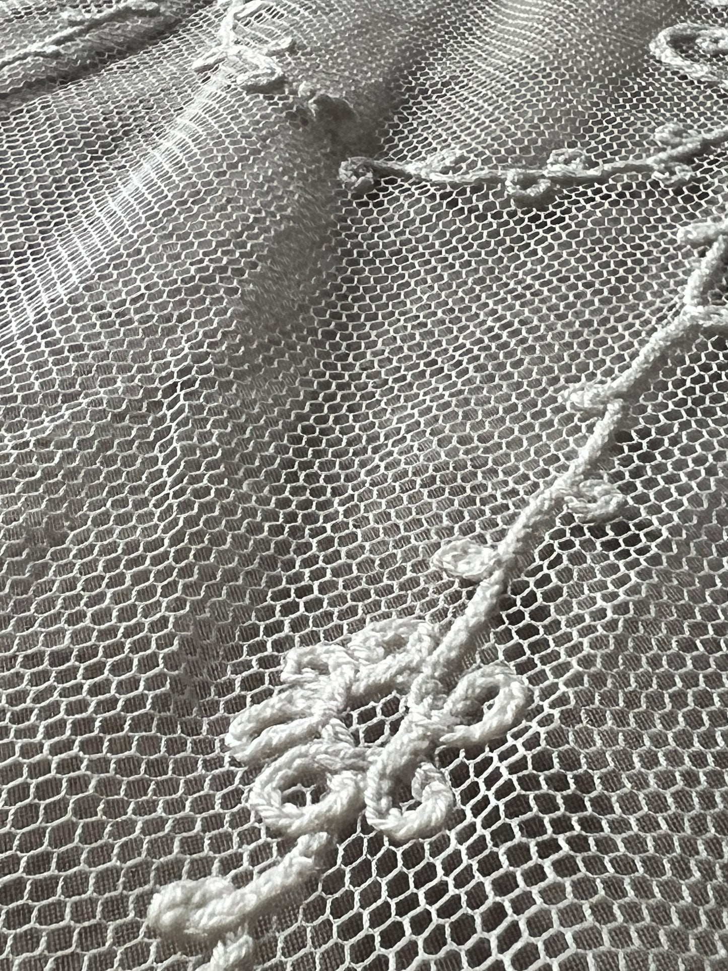 コルネリー刺繍のカーテン