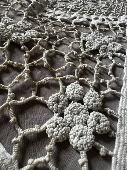 レースと刺繍の飾り布