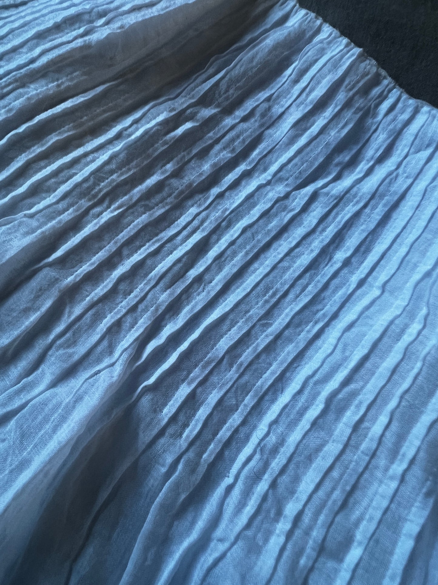 白刺繍ドレス裾飾り