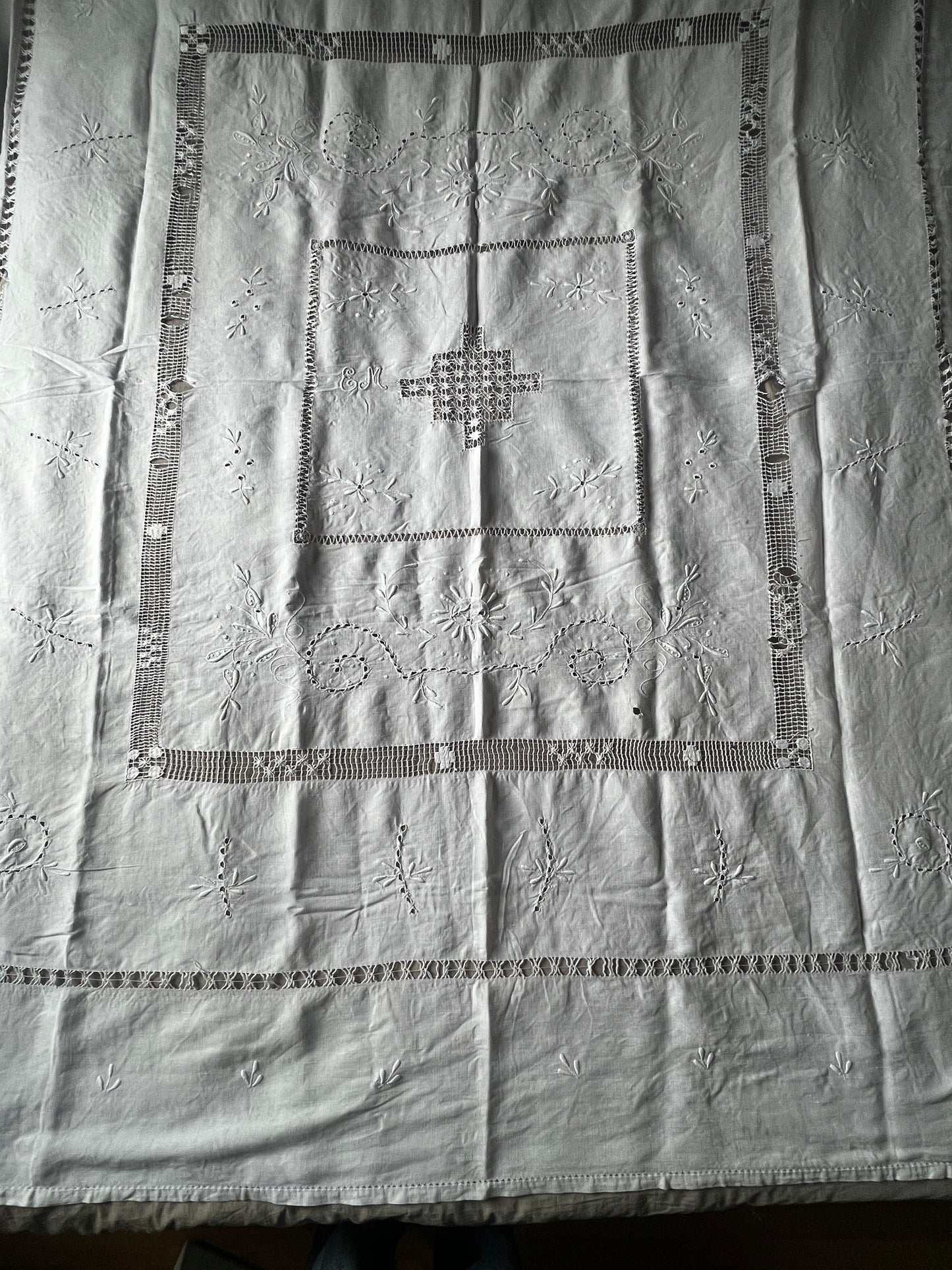 白刺繍大判クロス(ダメージ)