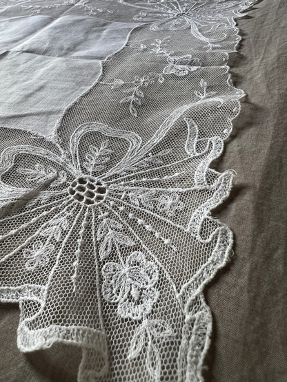 チュール刺繍レースハンカチ