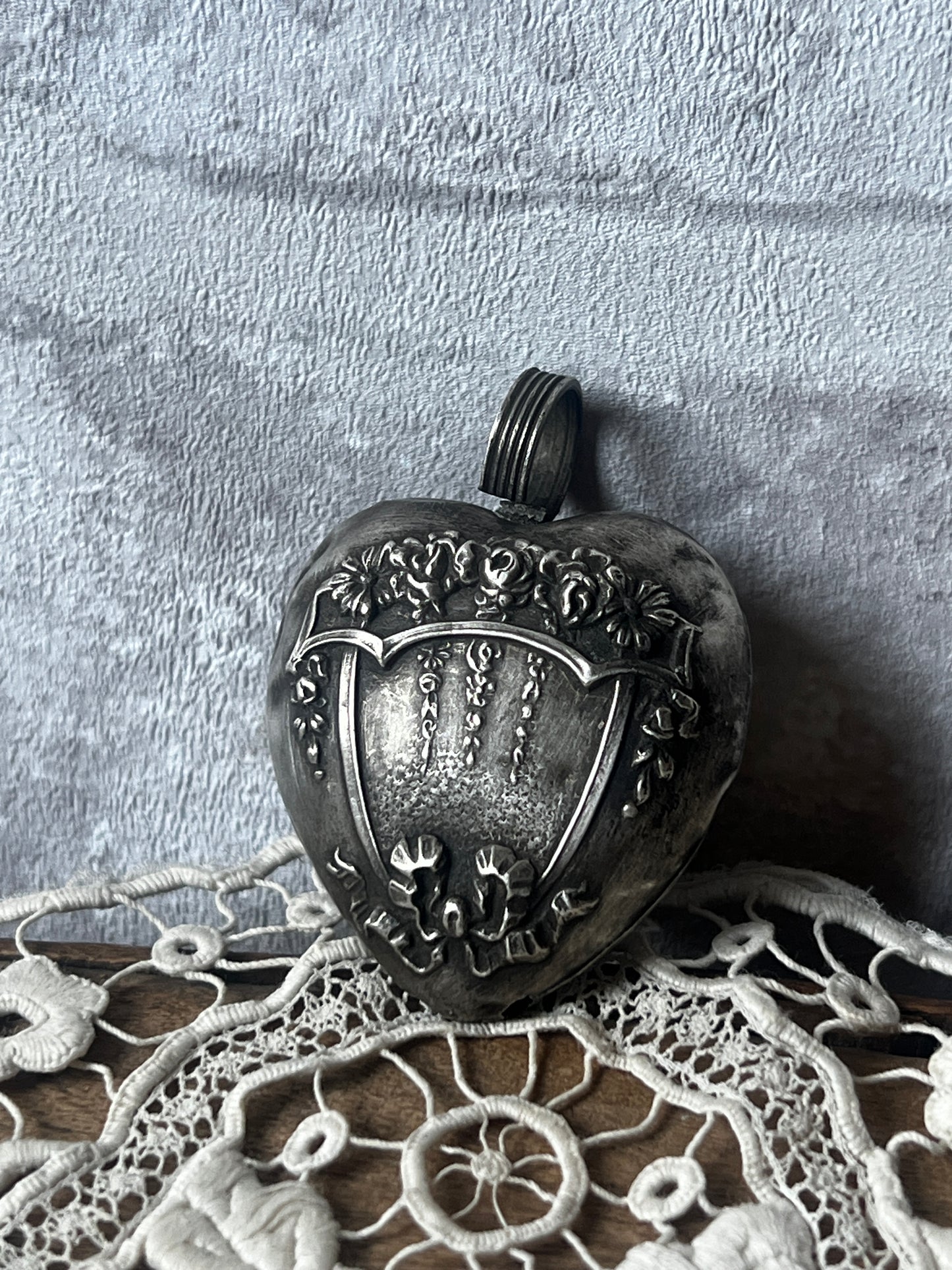 ハート型シルバーラトル