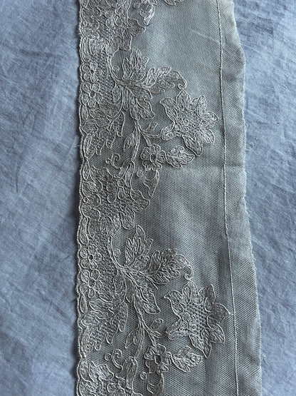 チュール刺繍レース