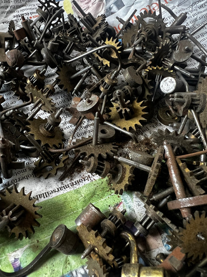 ★歯車部品入り木箱 【A】