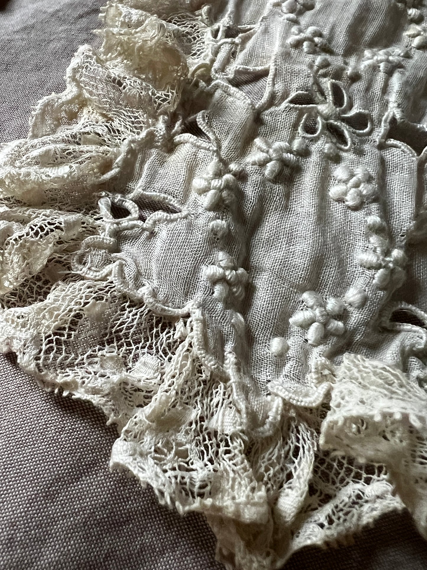 レースと刺繍の飾りパーツセット