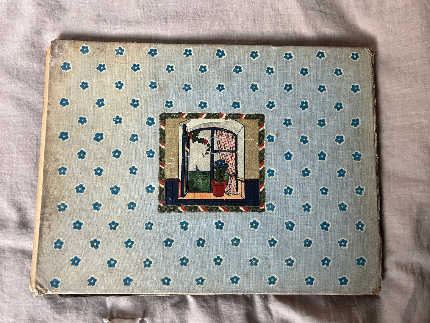 ★古い絵本(MON VILLAGE)