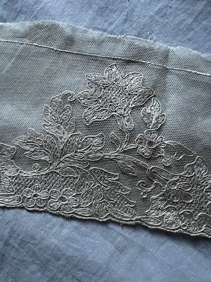 チュール刺繍レース