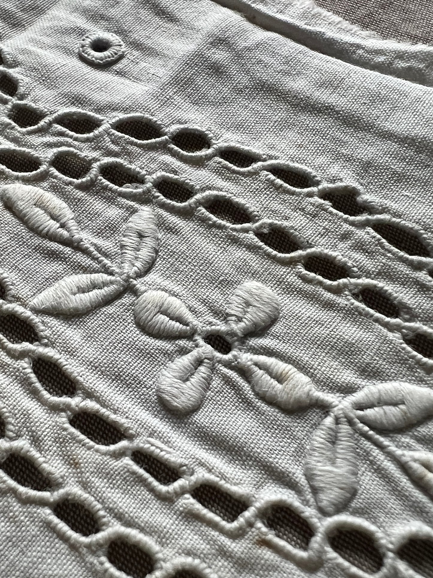 白刺繍トリム