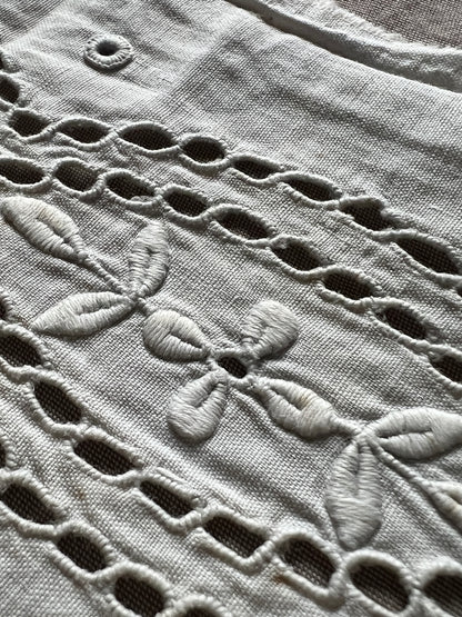 白刺繍トリム