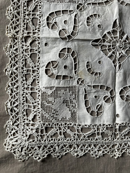 カットワーククロス